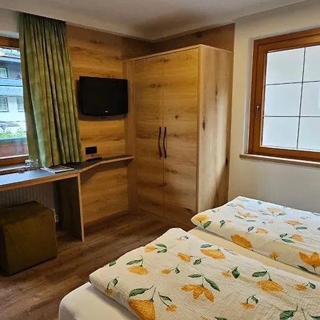 Hotel-garni Pramstraller 3*