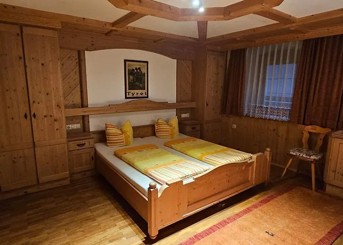 לינה וארוחת בוקר Hotel-garni Pramstraller מאיירהופן