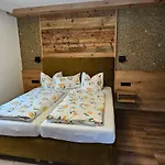 Bed & Breakfast Hotel-garni Pramstraller